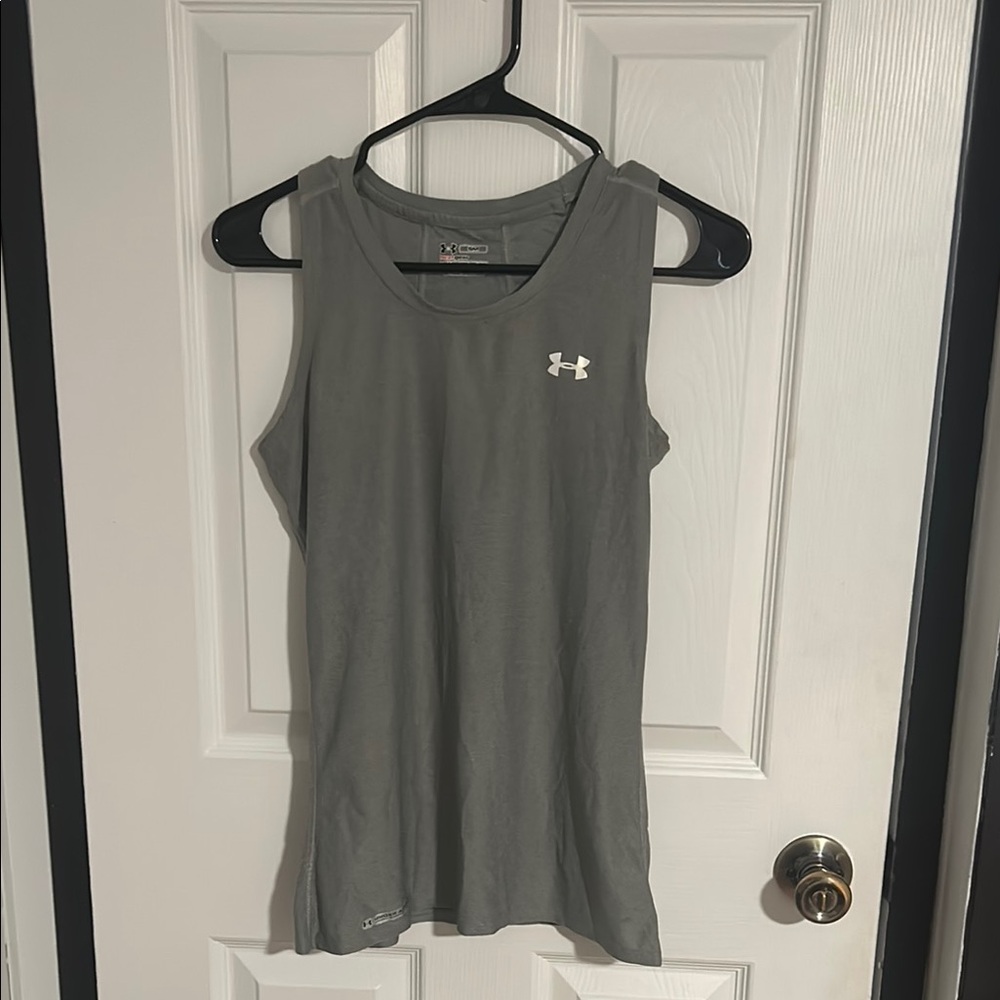 Under Armour Gray Fitted Sleeveless Tank Top